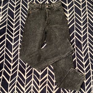 This are black mom jeans